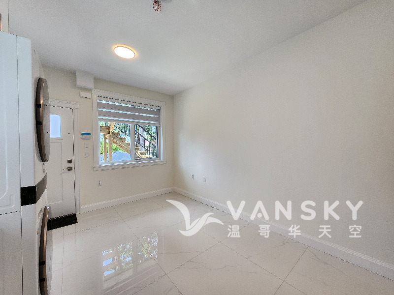 250509101536_Dining Room.jpg